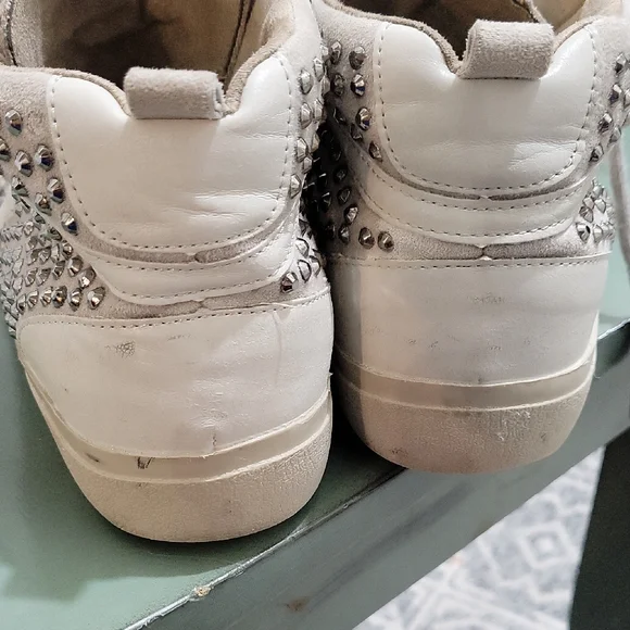 ShuShop Severine Sneaker Womens Sz 9 Cream Mid top, silver studs and White star - Picture 6 of 11